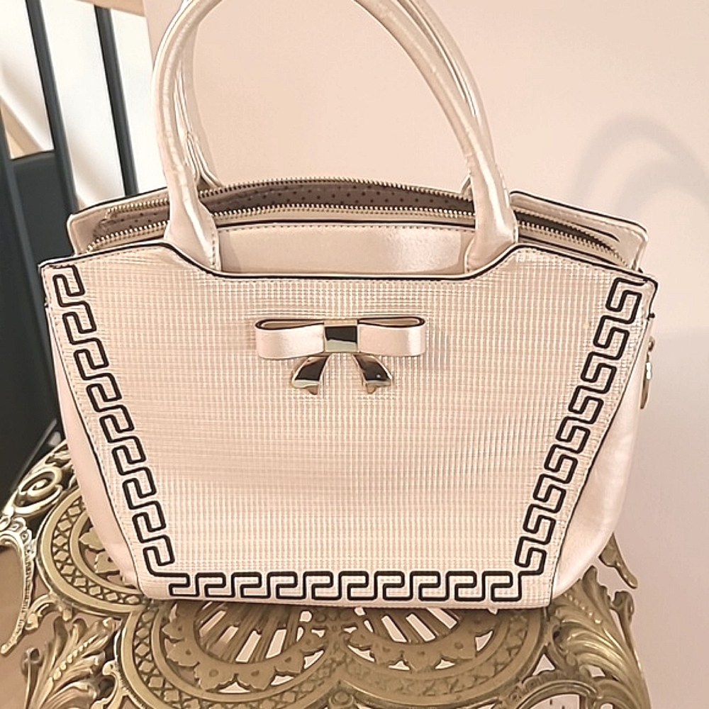 Purse by sorprise